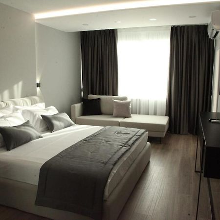 L'Hotel Τίρανα Εξωτερικό φωτογραφία