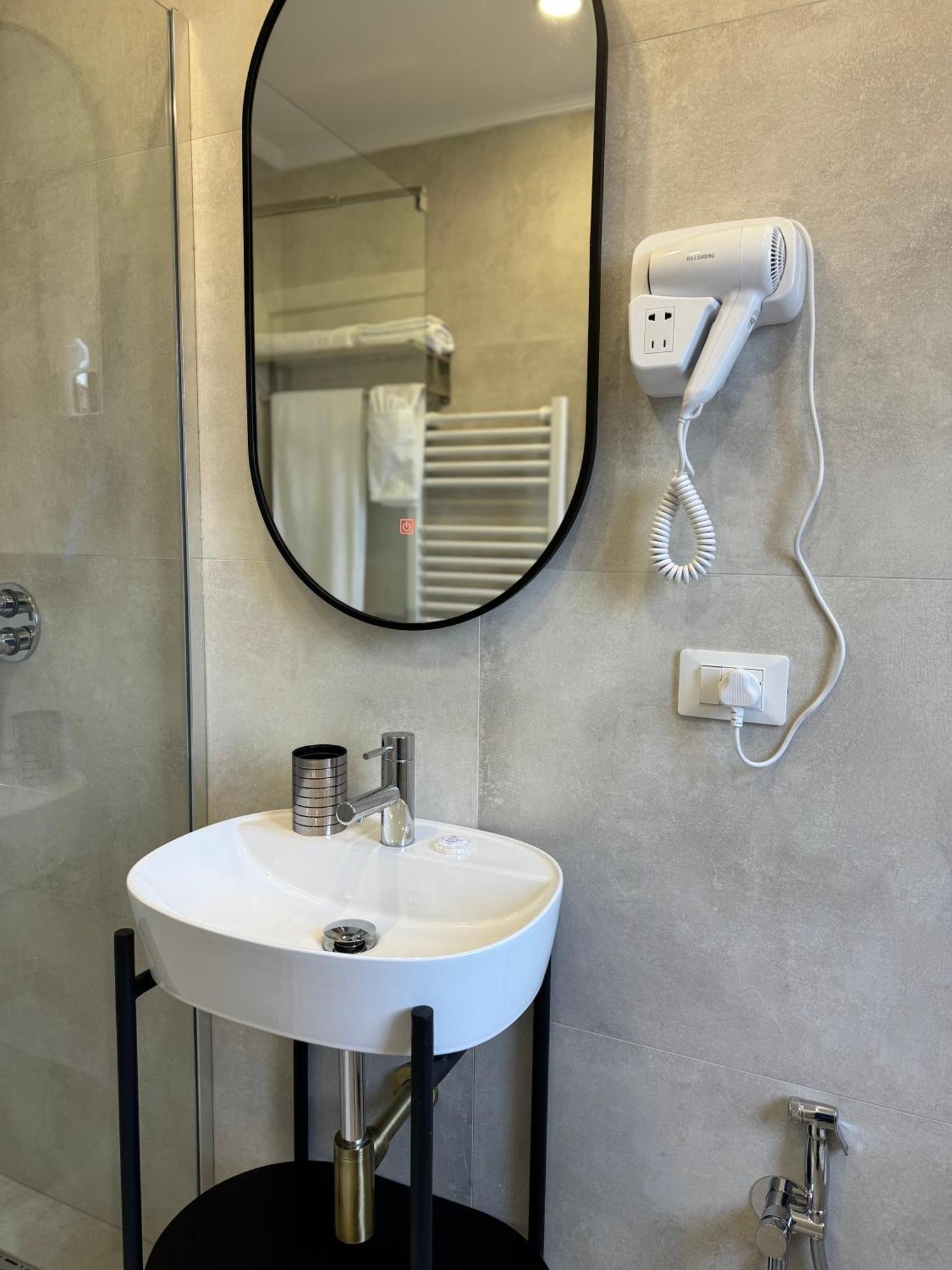 L'Hotel Τίρανα Εξωτερικό φωτογραφία