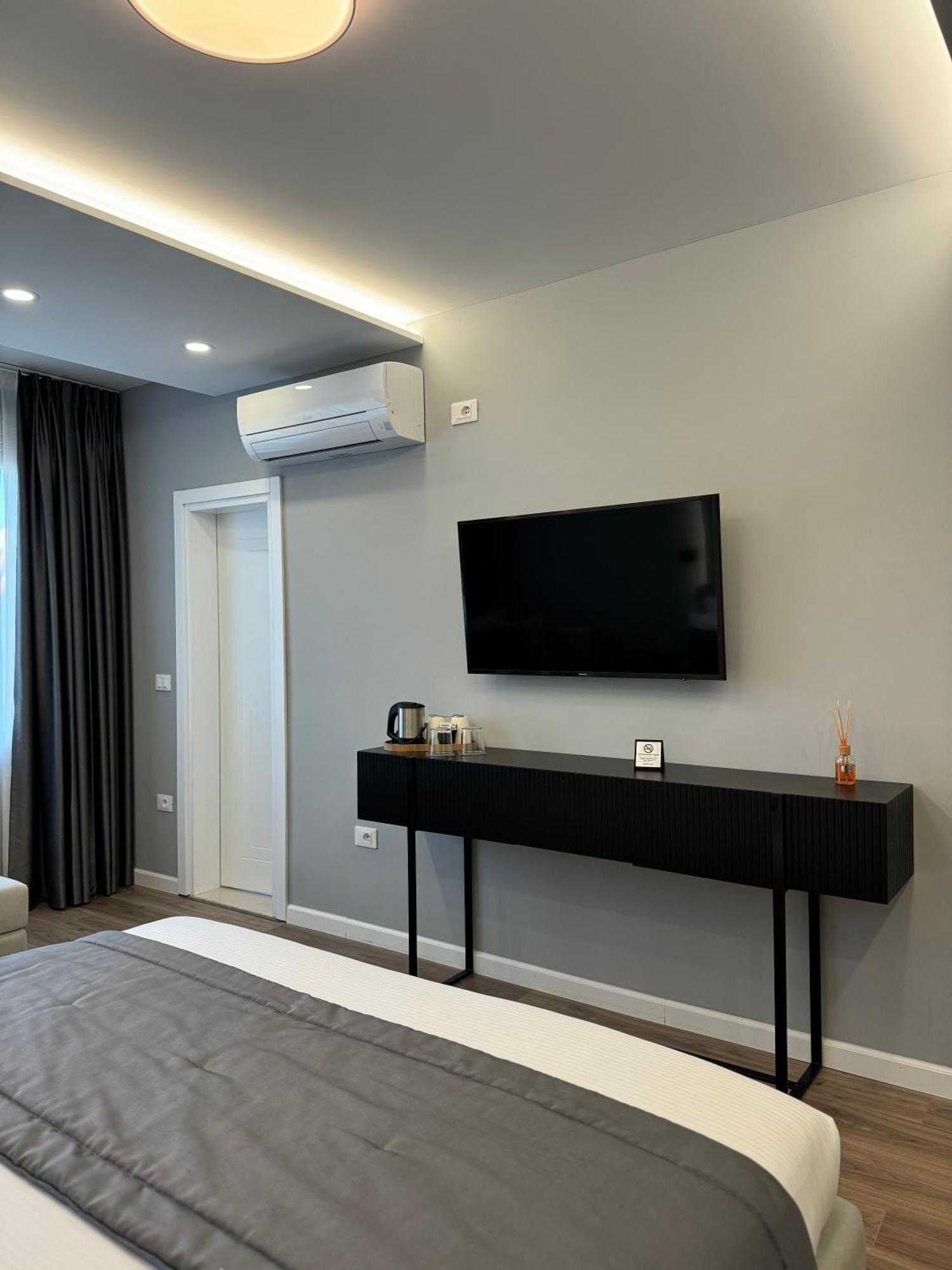 L'Hotel Τίρανα Εξωτερικό φωτογραφία