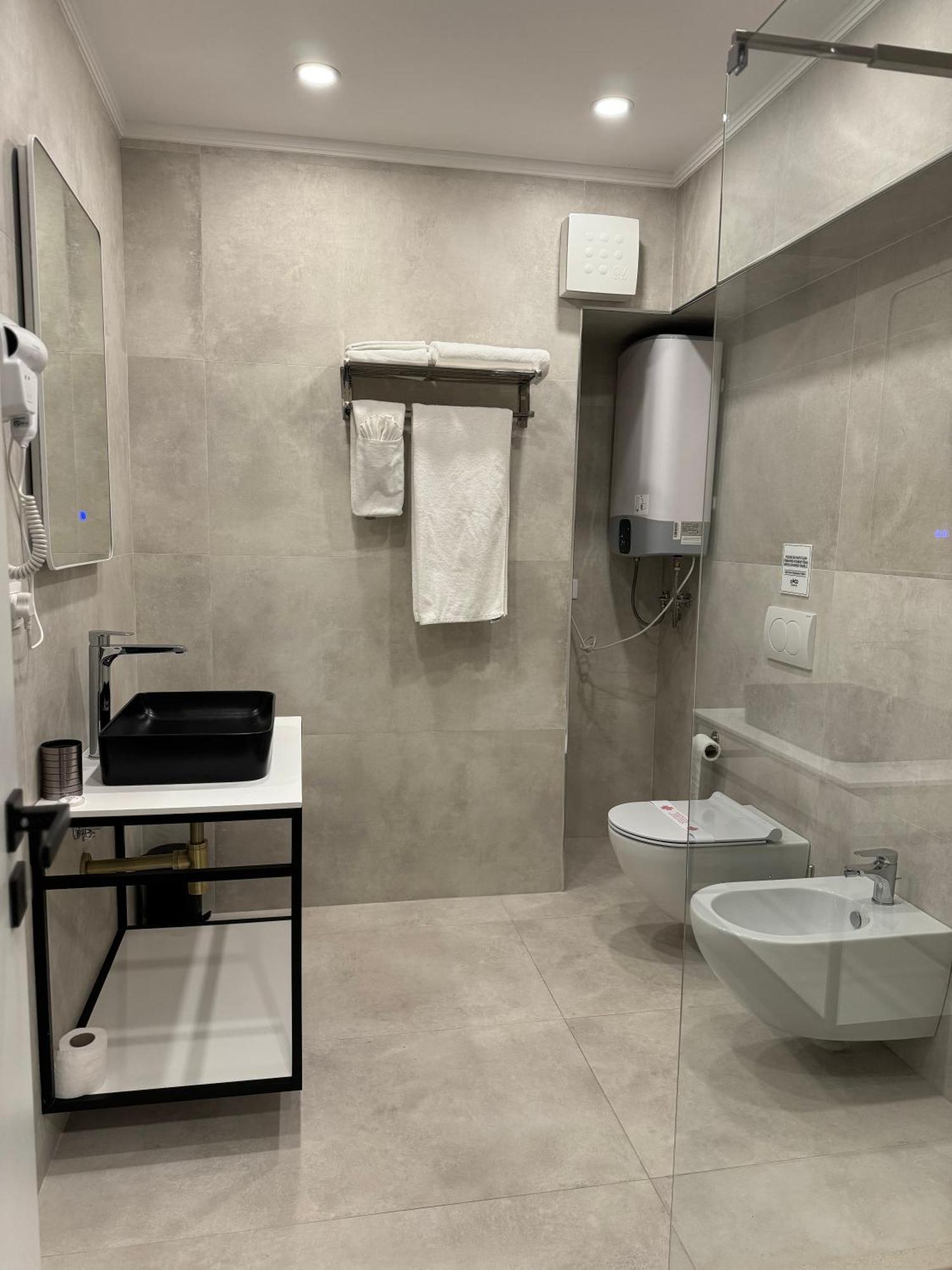 L'Hotel Τίρανα Εξωτερικό φωτογραφία